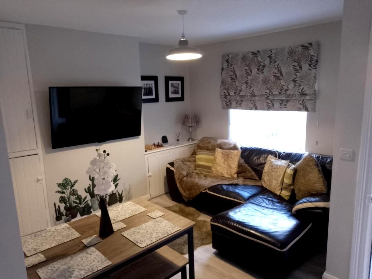 Maire Toireasa - Cosy Refurbished Property In The Gaeltacht Quarter Belfast Exterior photo