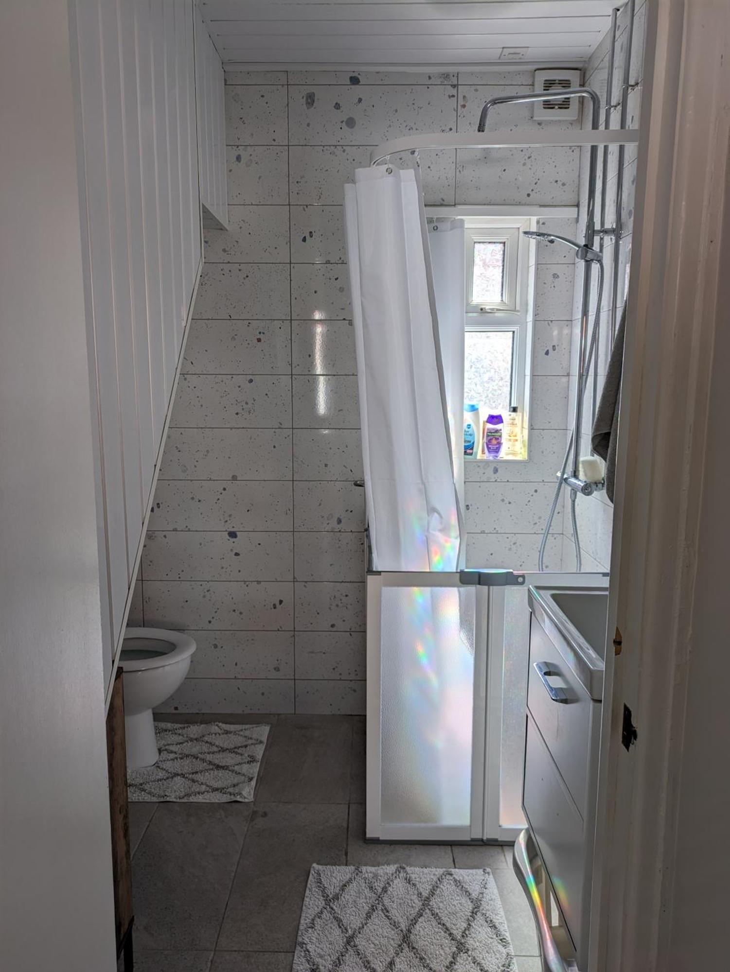 Maire Toireasa - Cosy Refurbished Property In The Gaeltacht Quarter Belfast Room photo