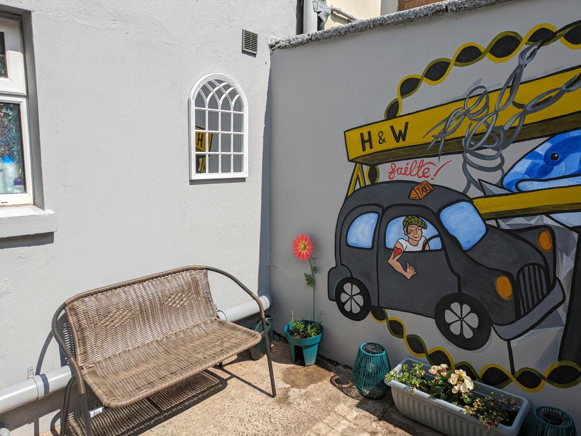Maire Toireasa - Cosy Refurbished Property In The Gaeltacht Quarter Belfast Room photo